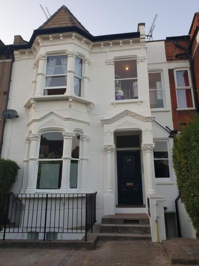 Cozy Muswell Hill 1-Bedroom Flat 런던 외부 사진