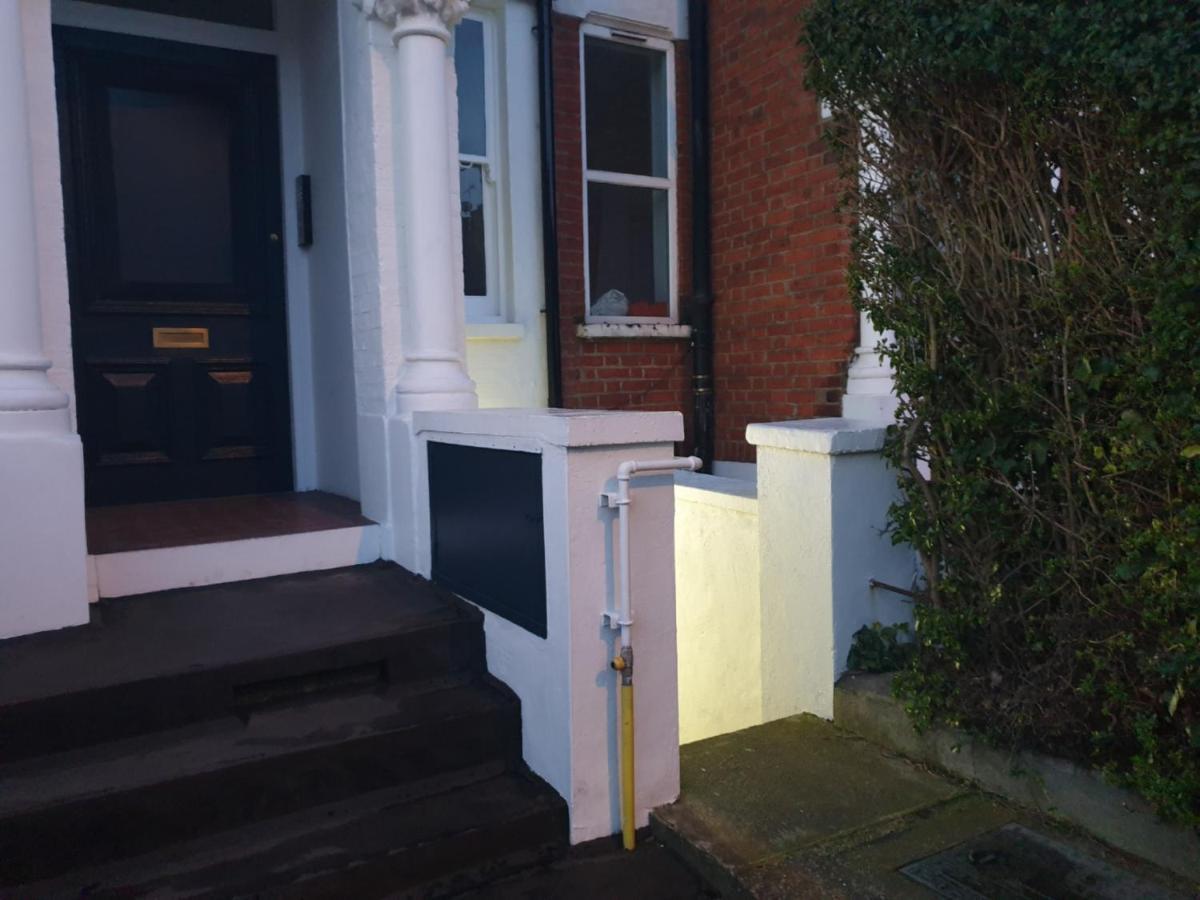 Cozy Muswell Hill 1-Bedroom Flat 런던 외부 사진
